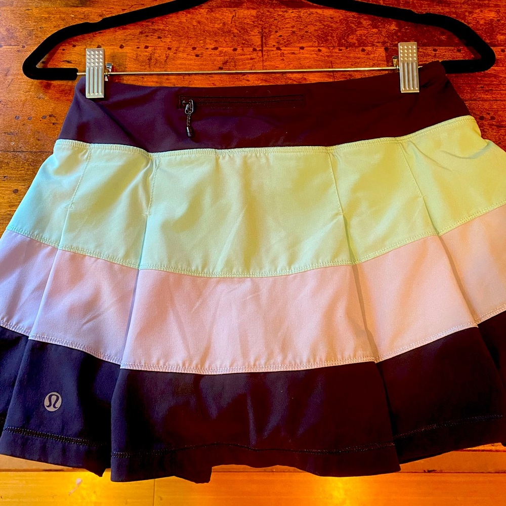 LuLulemon skort.  Fun and sporty with a pocket.
